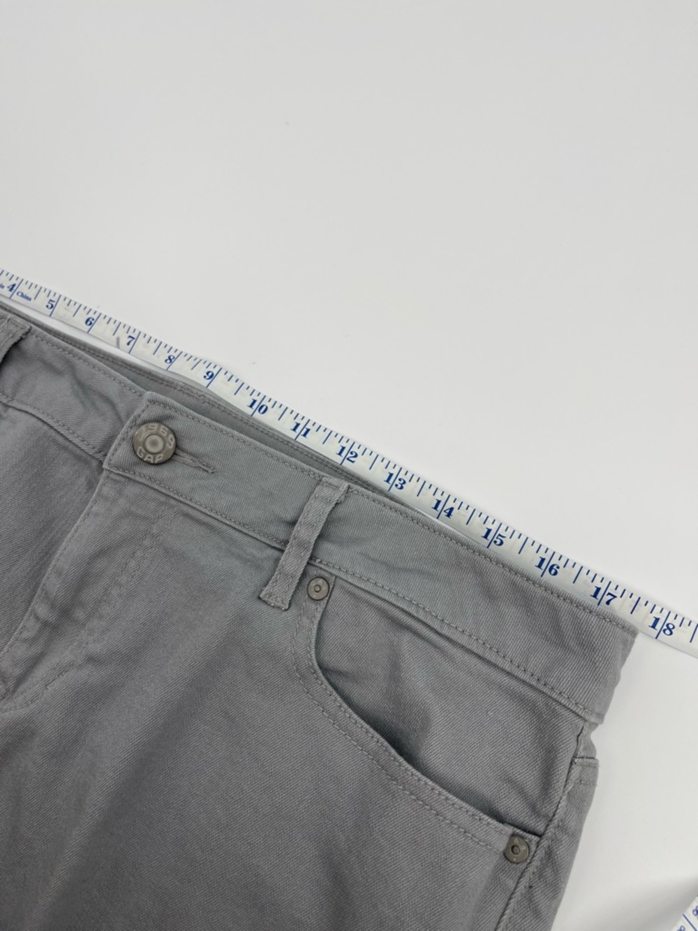 GAP Hadley Frayed Hem Denim Shorts 12 Normcore Coastal Effortless Casual Relaxed - Picture 5 of 11
